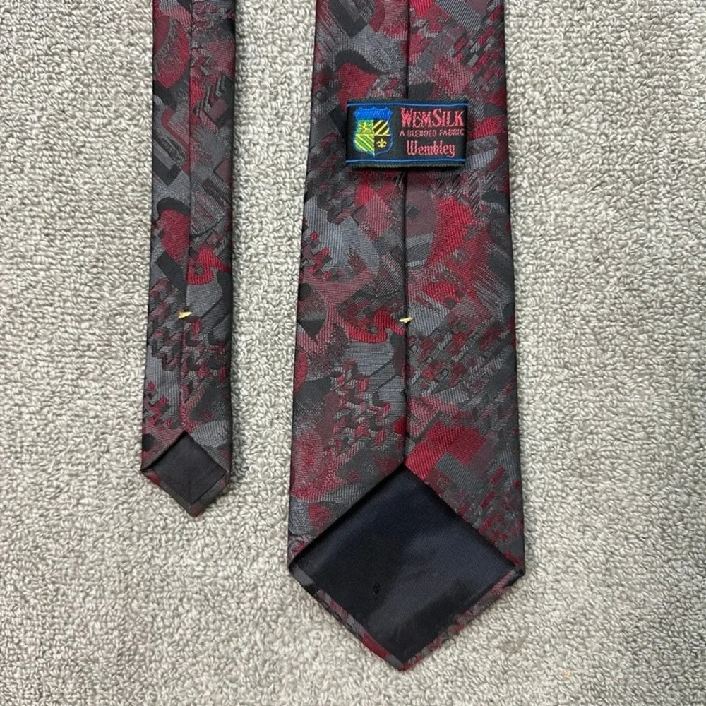 Wembley WemSilk Mens Tie Red Grey Black Abstract Geometric Silk Blend Necktie